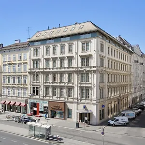 Hotel Living An Der Oper ****